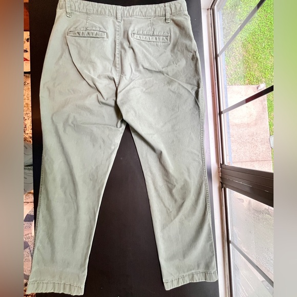Gap Olive Green Capri Pants, Size 12 - Picture 5 of 11